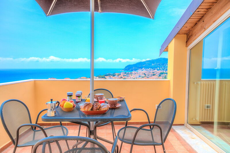 Villa Il Poggiolo Apartments - Diano Marina
