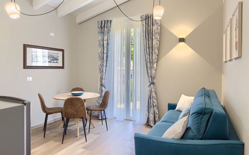 Pesco - First Floor Equipped Suite